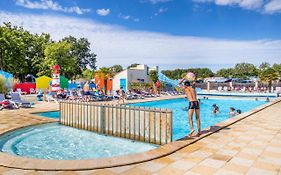 Mobil Home Xxl 4 Chambres - Camping Le Domaine D'Oleron